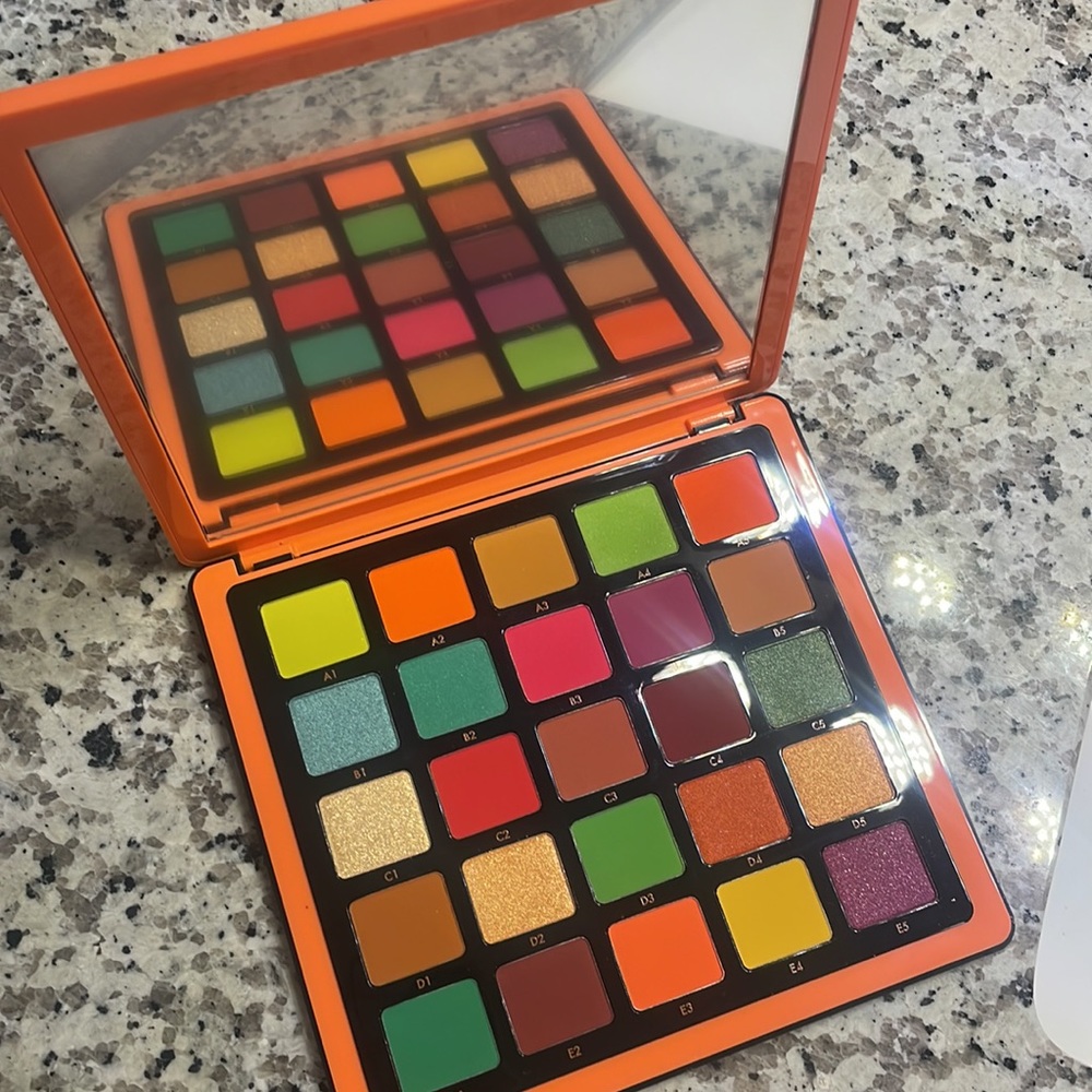 ABH norvina pro pigment palette VOL. 3